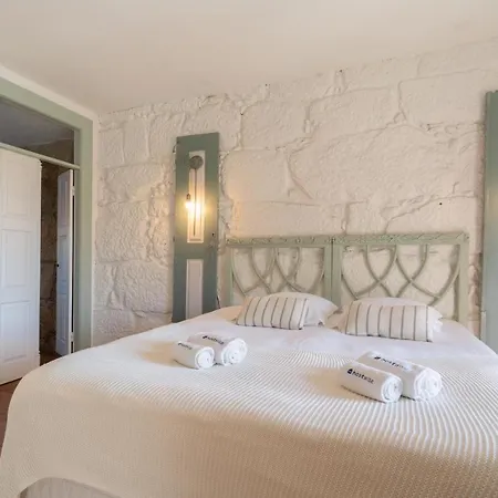 Апартаменты Host Wise - Homely Noble Flats - Garden & Jacuzzi