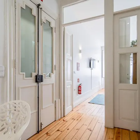 Апартаменты Host Wise - Homely Noble Flats - Garden & Jacuzzi *