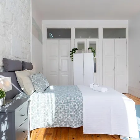 Host Wise - Homely Noble Flats - Garden & Jacuzzi Апартаменты