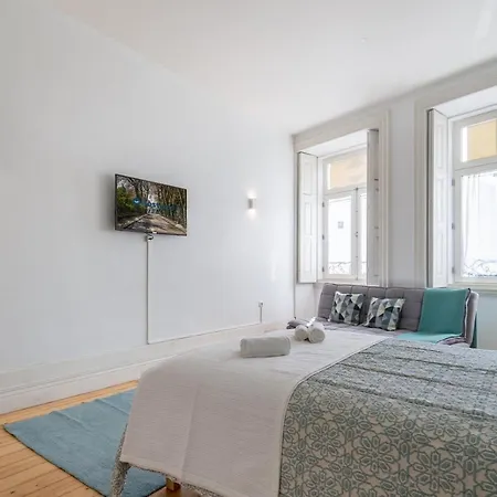 Host Wise - Homely Noble Flats - Garden & Jacuzzi