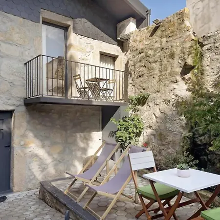 Host Wise - Homely Noble Flats - Garden & Jacuzzi 아파트 *