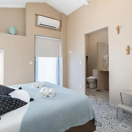 Host Wise - Homely Noble Flats - Garden & Jacuzzi 아파트 *