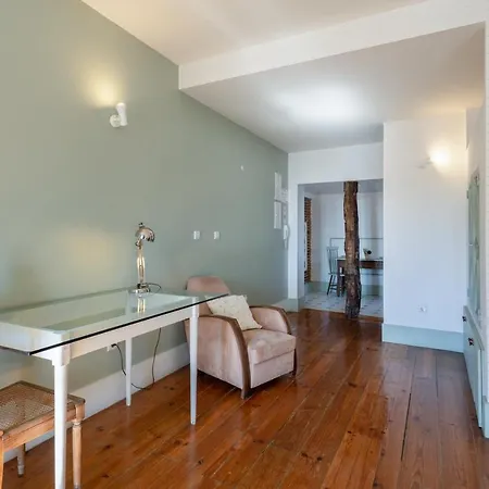 Host Wise - Homely Noble Flats - Garden & Jacuzzi