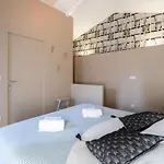 Host Wise - Homely Noble Flats - Garden & Jacuzzi Appartement *