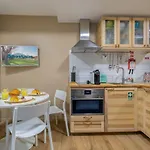 Host Wise - Homely Noble Flats - Garden & Jacuzzi Appartement *