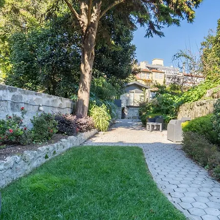 Host Wise - Homely Noble Flats - Garden & Jacuzzi Porto