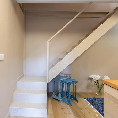 Host Wise - Homely Noble Flats - Garden & Jacuzzi Apartman *