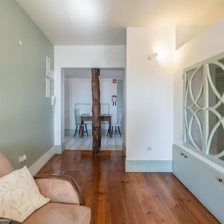 Host Wise - Homely Noble Flats - Garden & Jacuzzi