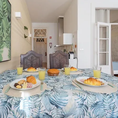Host Wise - Homely Noble Flats - Garden & Jacuzzi Apartment