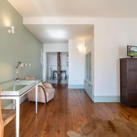 Host Wise - Homely Noble Flats - Garden & Jacuzzi * Porto