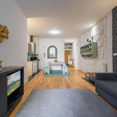 Host Wise - Homely Noble Flats - Garden & Jacuzzi * Oporto