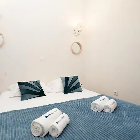 Apartment Host Wise - Homely Noble Flats - Garden & Jacuzzi Porto