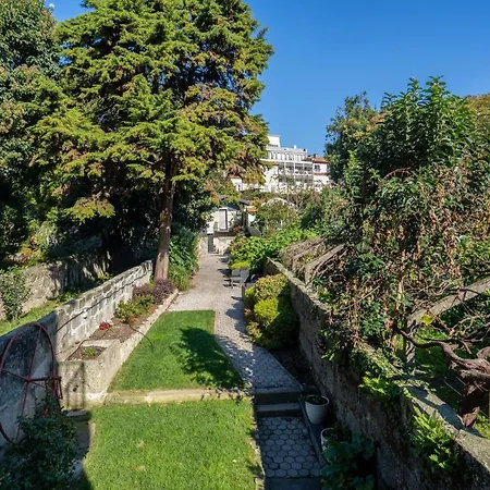 Apartment Host Wise - Homely Noble Flats - Garden & Jacuzzi