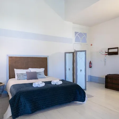Apartment Host Wise - Homely Noble Flats - Garden & Jacuzzi *