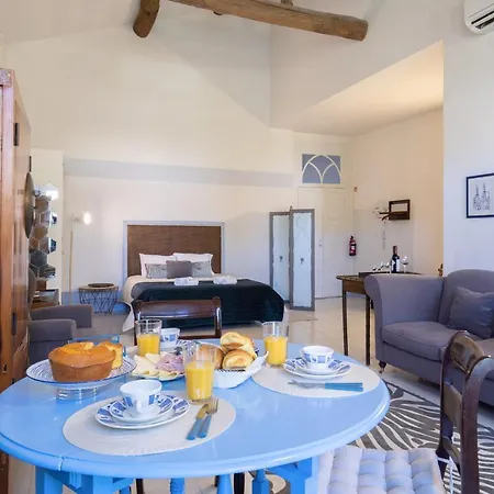 Host Wise - Homely Noble Flats - Garden & Jacuzzi * Porto