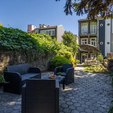 Host Wise - Homely Noble Flats - Garden & Jacuzzi