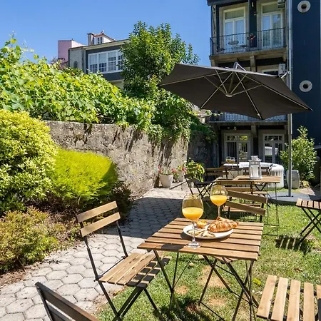 Host Wise - Homely Noble Flats - Garden & Jacuzzi * Porto
