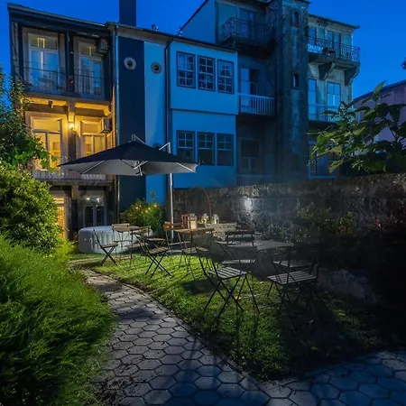 Apartment Host Wise - Homely Noble Flats - Garden & Jacuzzi *