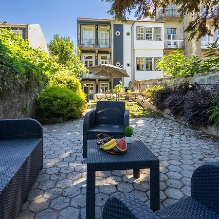 Host Wise - Homely Noble Flats - Garden & Jacuzzi Apartment