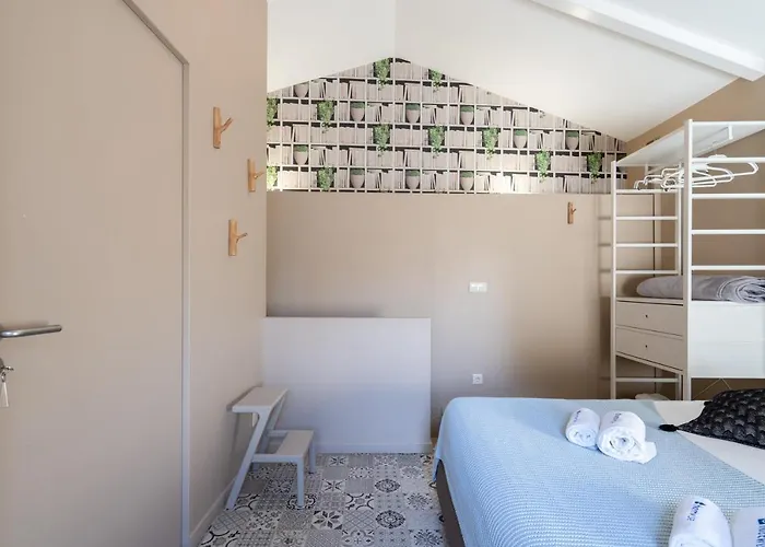 Host Wise - Homely Noble Flats - Garden & Jacuzzi Διαμέρισμα