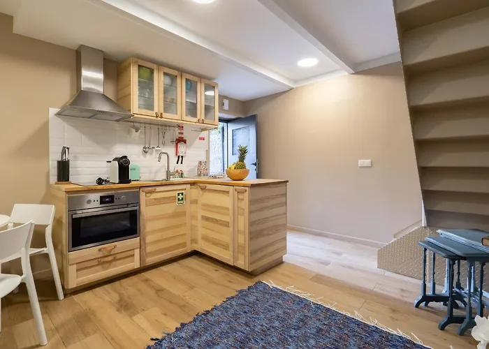 Host Wise - Homely Noble Flats - Garden & Jacuzzi Διαμέρισμα