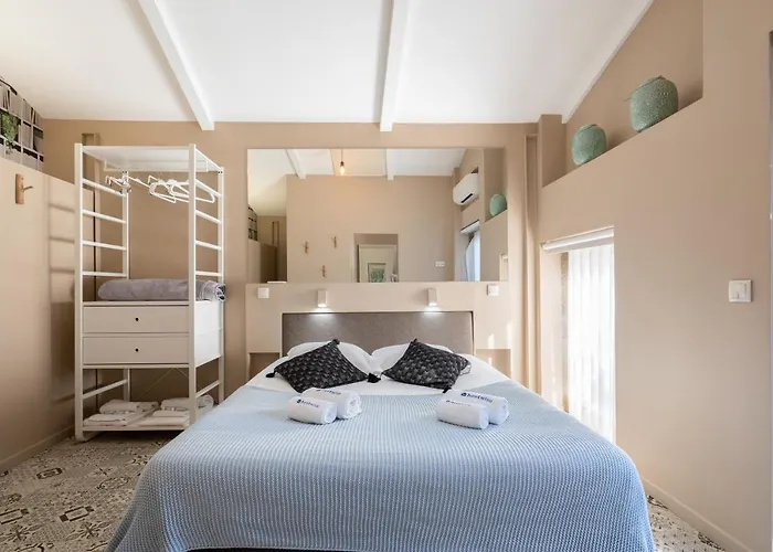 Апартаменты Host Wise - Homely Noble Flats - Garden & Jacuzzi Порту