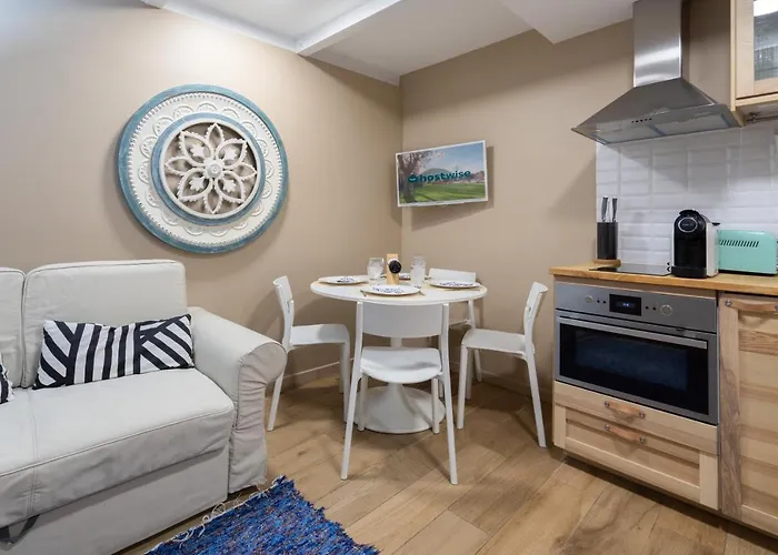 Апартаменты Host Wise - Homely Noble Flats - Garden & Jacuzzi Порту