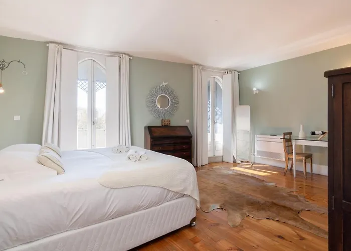 Host Wise - Homely Noble Flats - Garden & Jacuzzi Πόρτο