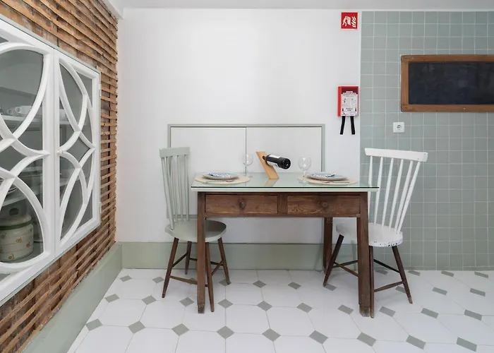 Host Wise - Homely Noble Flats - Garden & Jacuzzi * Порту