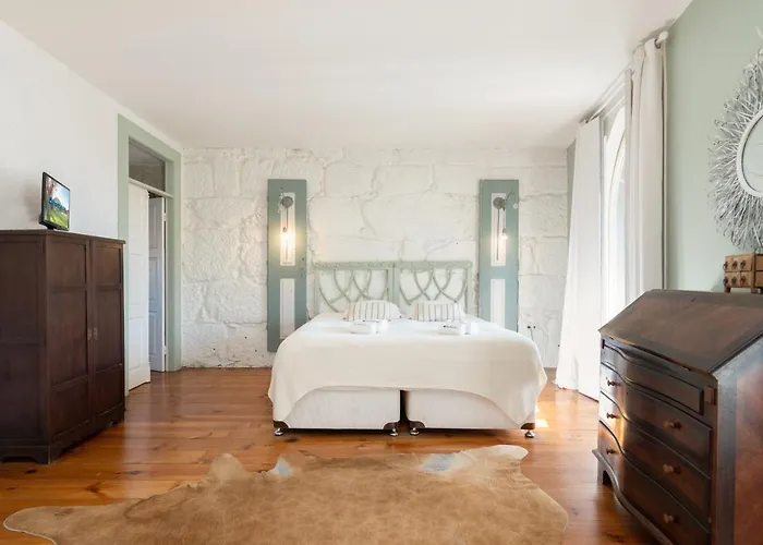 Апартаменты Host Wise - Homely Noble Flats - Garden & Jacuzzi Порту