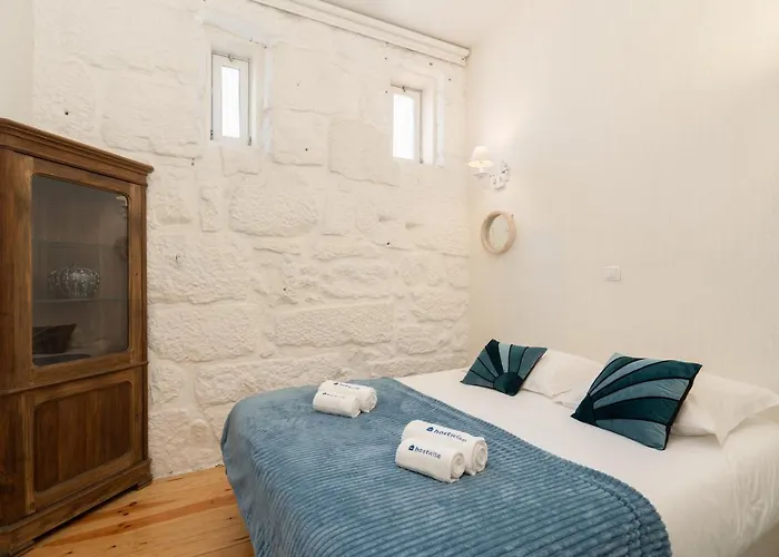 Апартаменты Host Wise - Homely Noble Flats - Garden & Jacuzzi Порту