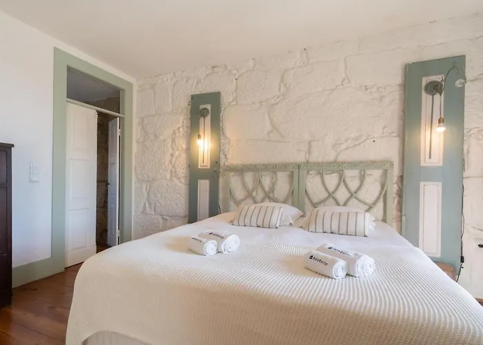 Апартаменты Host Wise - Homely Noble Flats - Garden & Jacuzzi