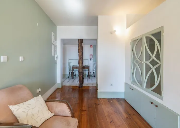 Host Wise - Homely Noble Flats - Garden & Jacuzzi