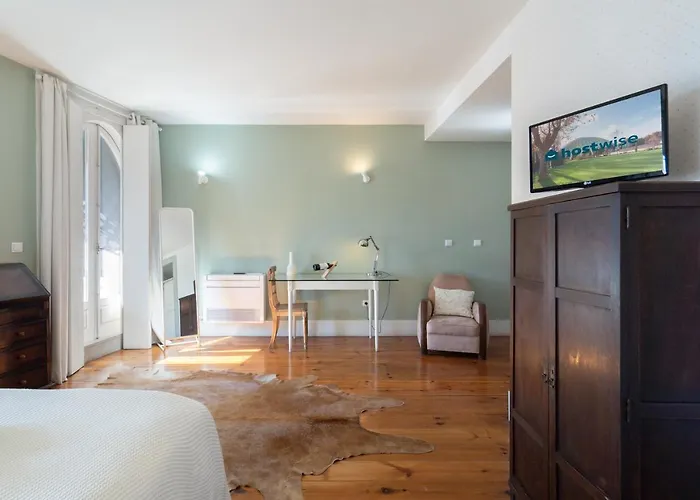 Апартаменты Host Wise - Homely Noble Flats - Garden & Jacuzzi