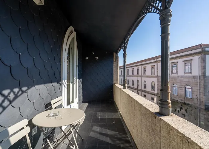 Host Wise - Homely Noble Flats - Garden & Jacuzzi