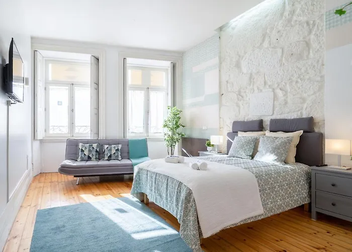 Host Wise - Homely Noble Flats - Garden & Jacuzzi *