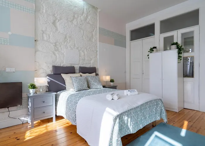 Διαμέρισμα Host Wise - Homely Noble Flats - Garden & Jacuzzi *