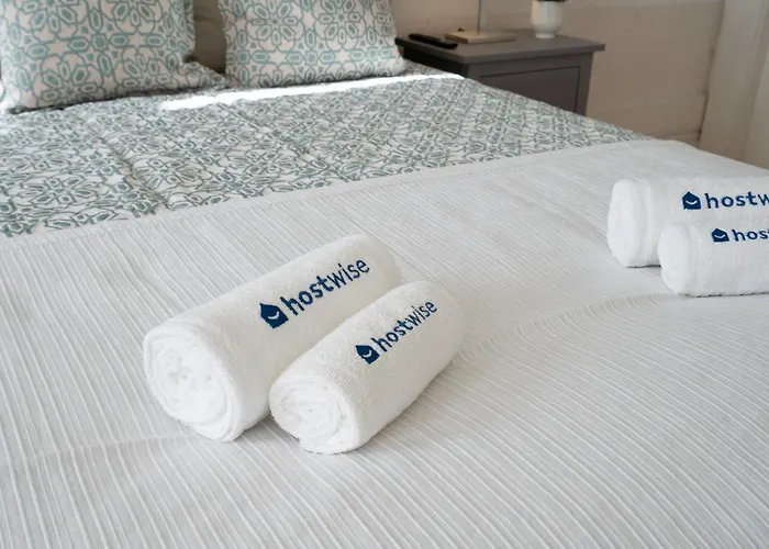 Host Wise - Homely Noble Flats - Garden & Jacuzzi * Πόρτο