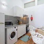 Host Wise - Homely Noble Flats - Garden&jacuzzi