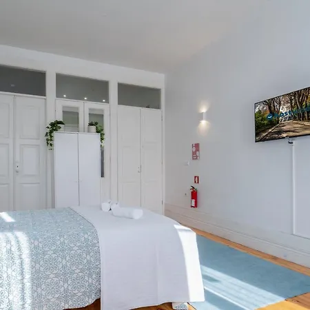 Host Wise - Homely Noble Flats - Garden & Jacuzzi