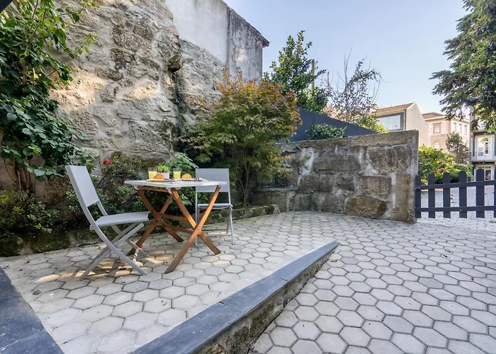 דירה Host Wise - Homely Noble Flats - Garden & Jacuzzi פורטו