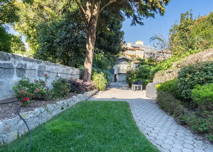 Host Wise - Homely Noble Flats - Garden & Jacuzzi פורטו