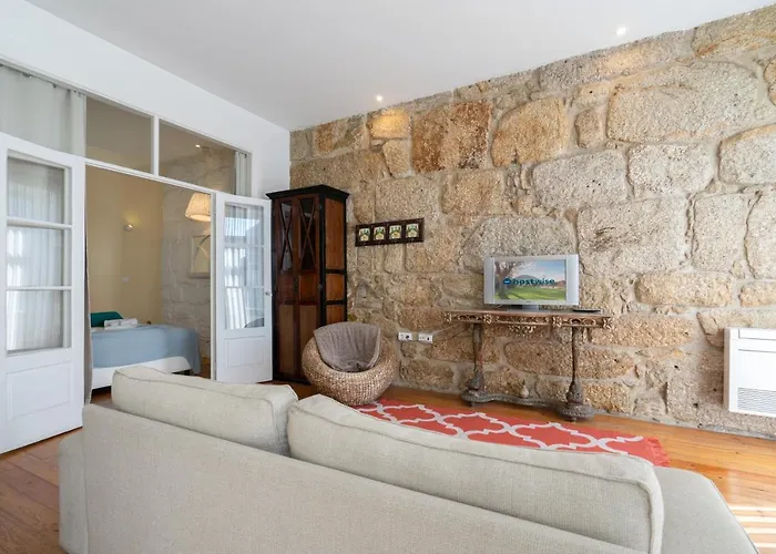 Host Wise - Homely Noble Flats - Garden & Jacuzzi פורטו