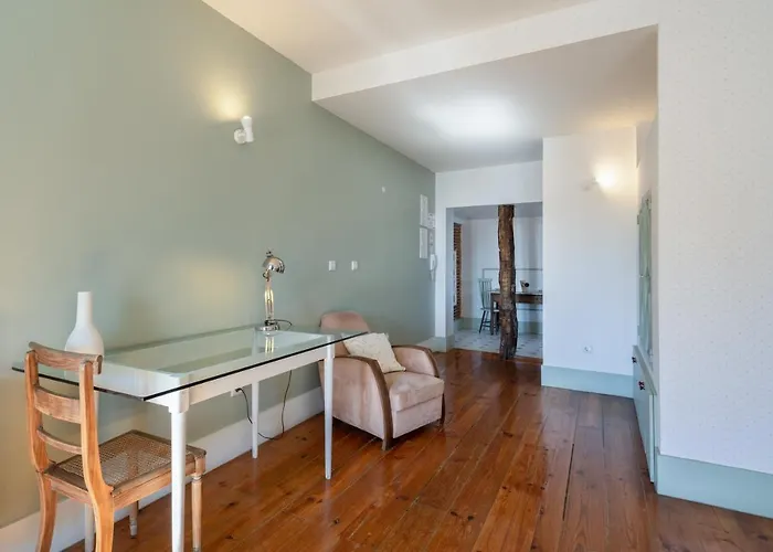 Host Wise - Homely Noble Flats - Garden & Jacuzzi