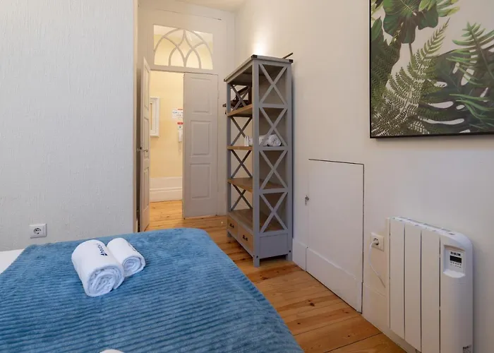 Host Wise - Homely Noble Flats - Garden & Jacuzzi *