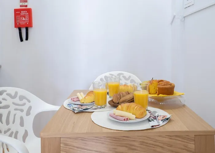 דירה Host Wise - Homely Noble Flats - Garden & Jacuzzi